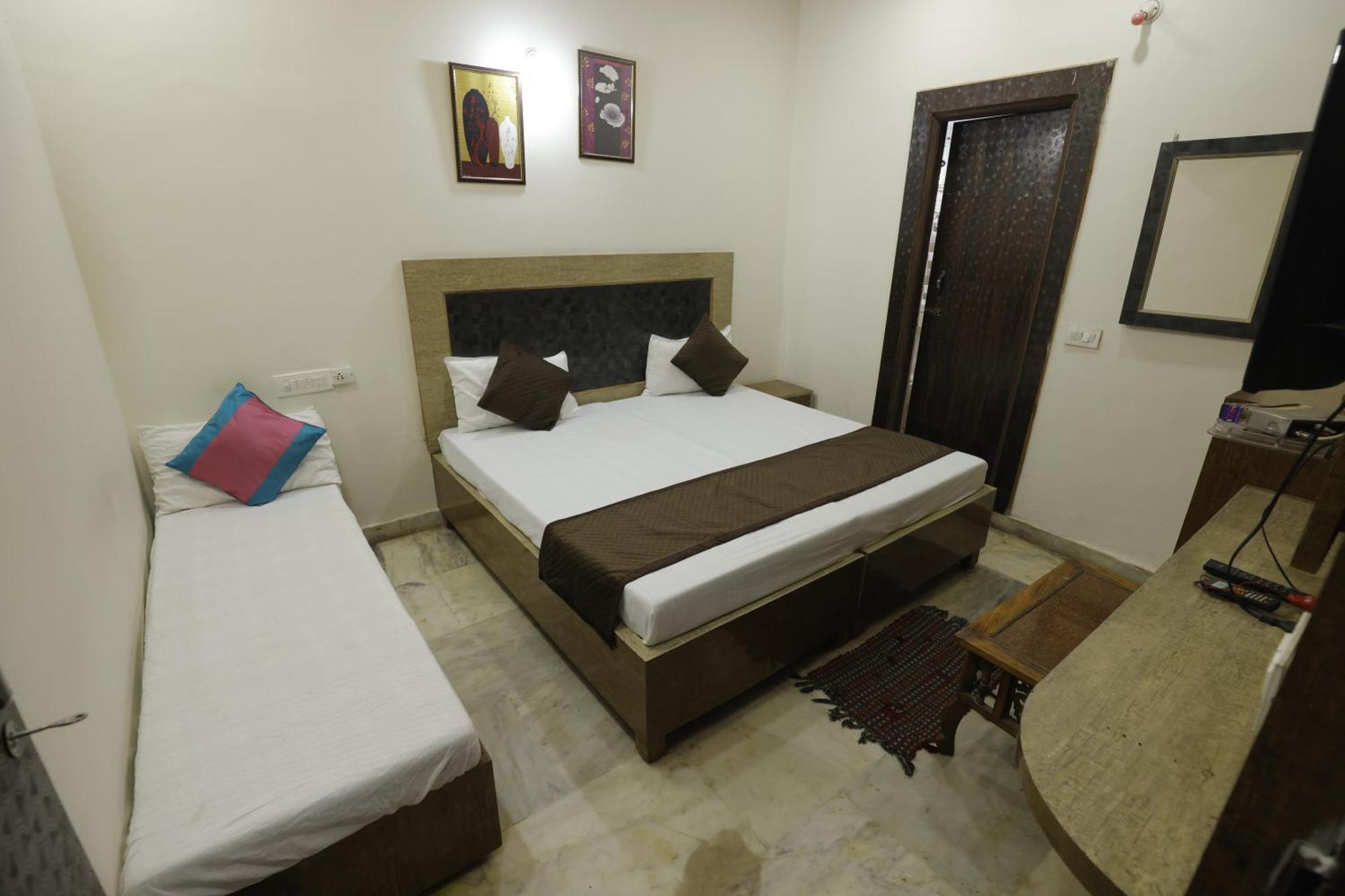 Basil Inn Home Stay Walking Distance From Taj Mahal Agra Agra  Exteriör bild